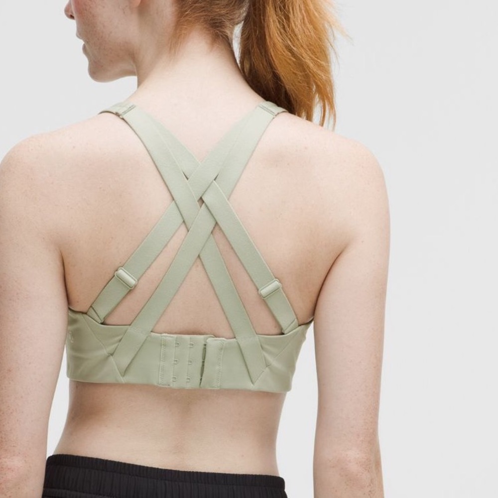 lululemon Energy Bra *High
Support, B-G Cups
Fog Green
Size 36DD